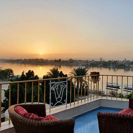 Spring Hotel Луксор Екстериор снимка