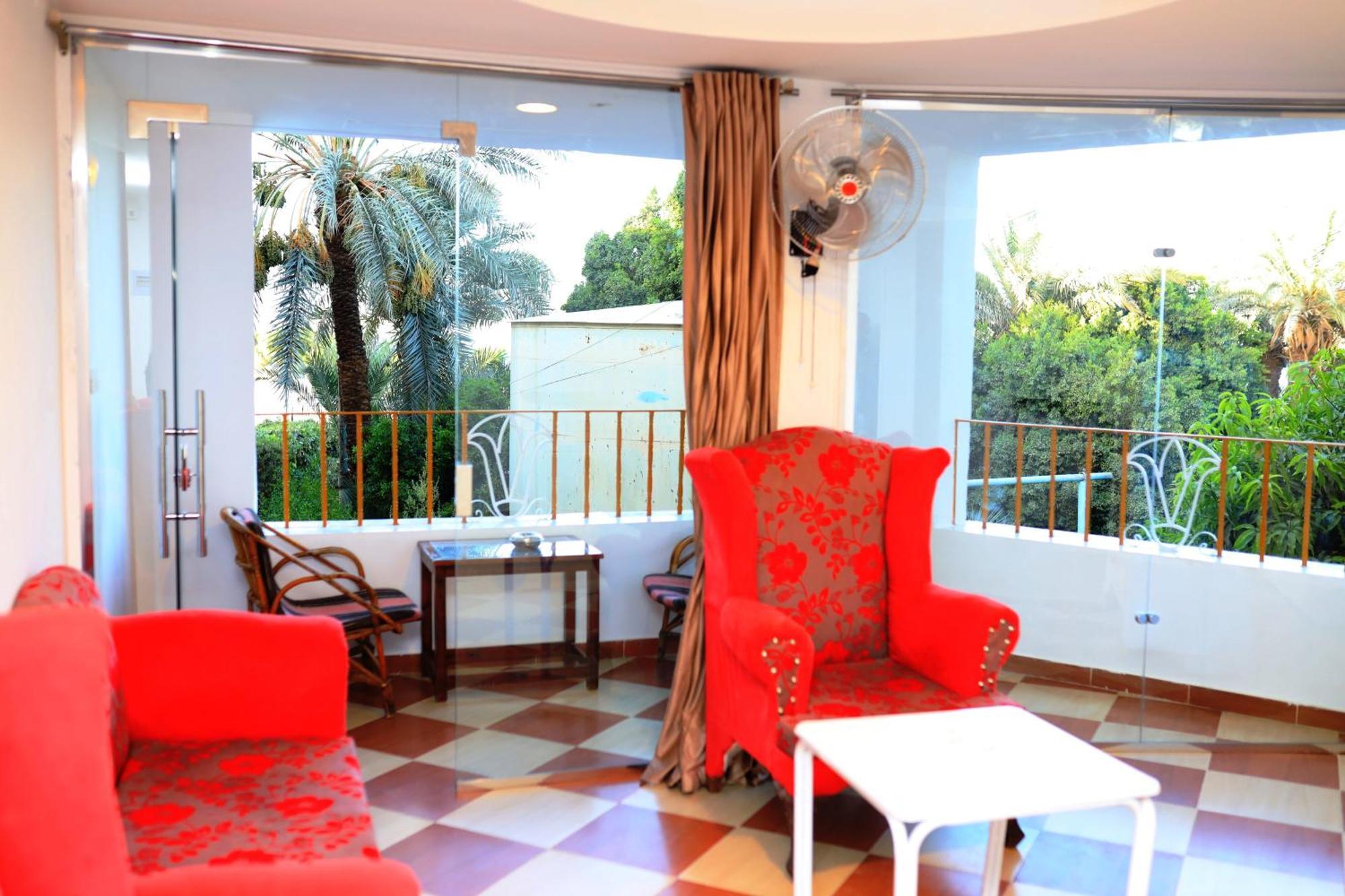 Spring Hotel Луксор Екстериор снимка