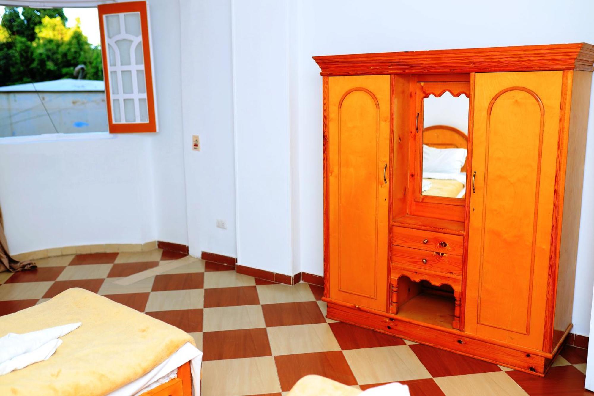 Spring Hotel Луксор Екстериор снимка