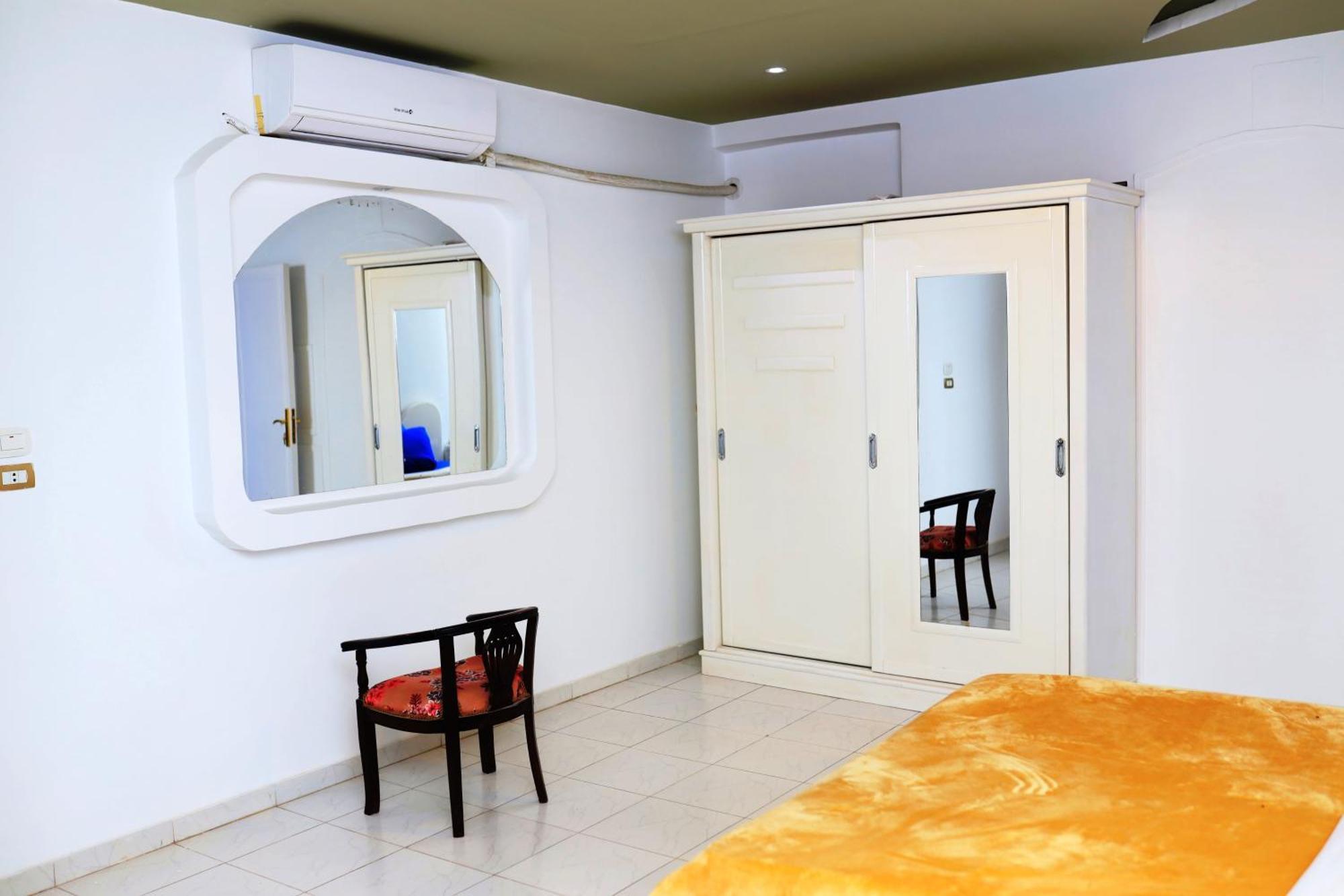 Spring Hotel Луксор Екстериор снимка